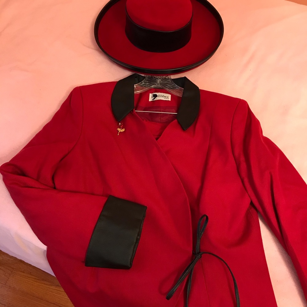 2 Piece Jacket n Skirt Suit w Matching Hat